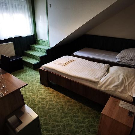 Komplex -Rendezvenytermek-Panzio-Apartman-Irodak- Mateszalka Εξωτερικό φωτογραφία