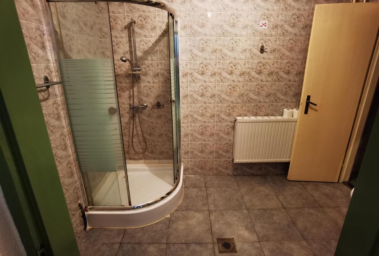 Komplex -Rendezvenytermek-Panzio-Apartman-Irodak- Mateszalka Εξωτερικό φωτογραφία