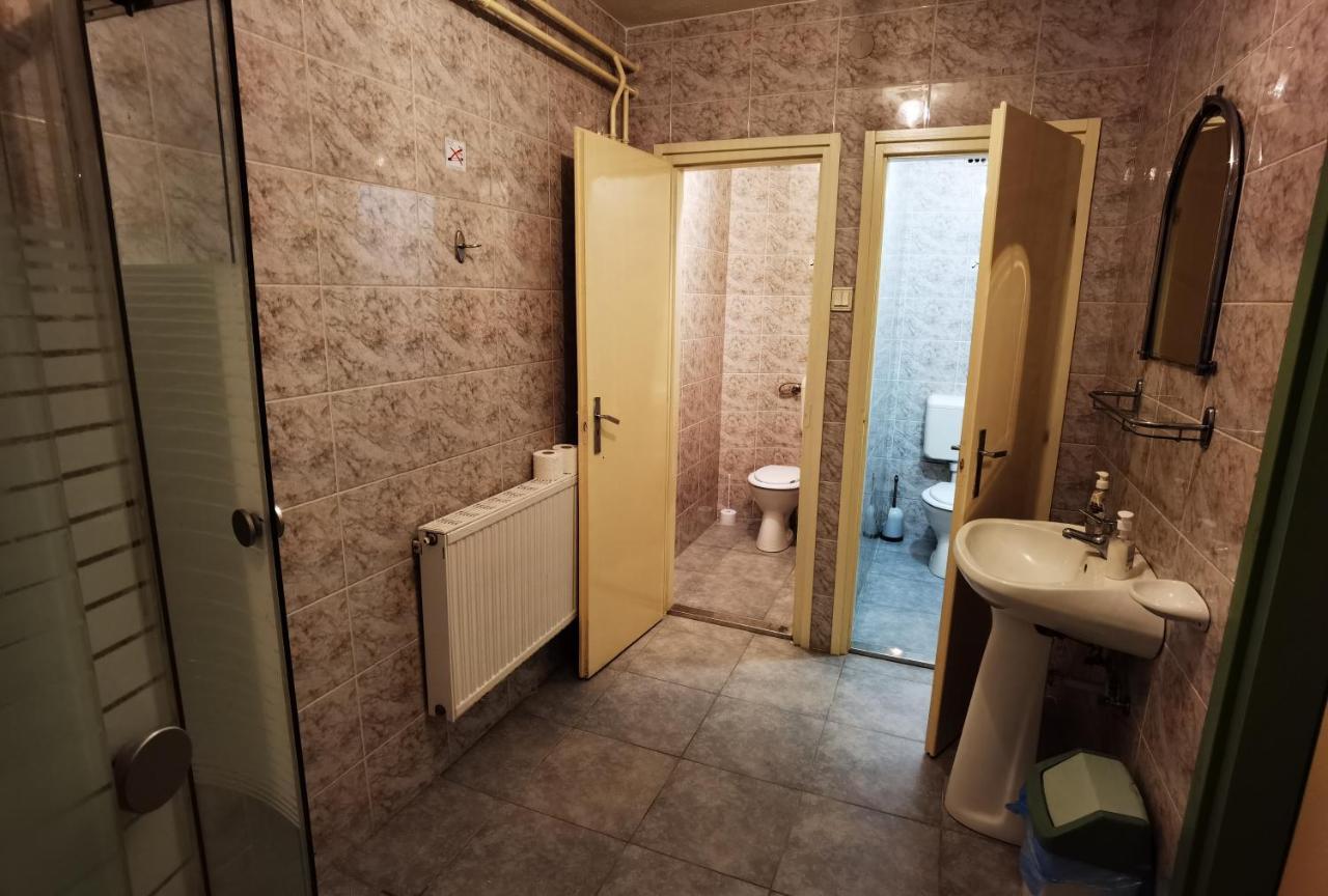 Komplex -Rendezvenytermek-Panzio-Apartman-Irodak- Mateszalka Εξωτερικό φωτογραφία